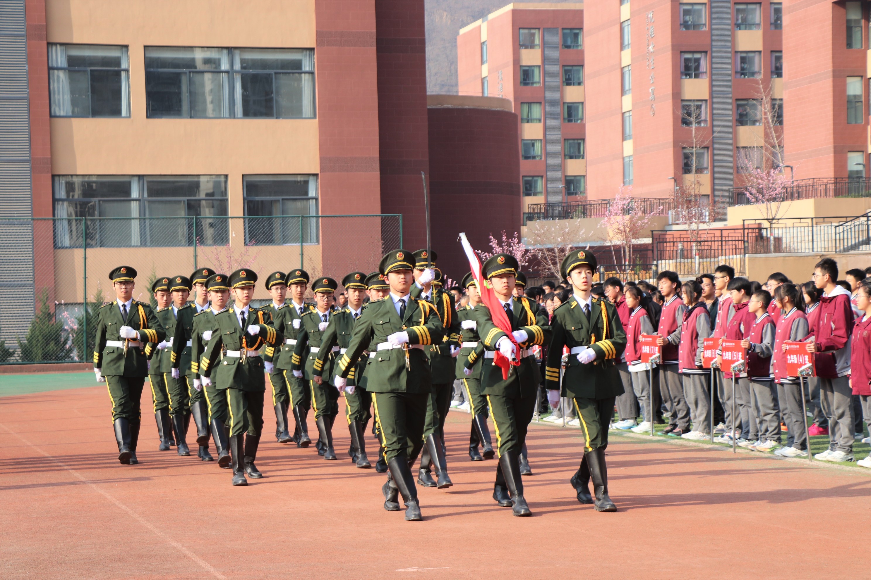 升旗儀式 | 營(yíng)造清潔環(huán)境，共建美麗校園